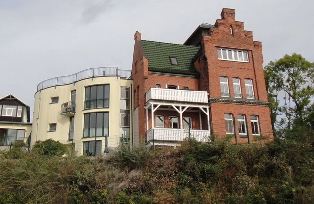 Bridge pilot station