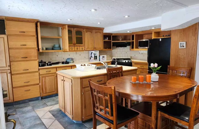 Bright 2-bedroom walkout with everything you need
