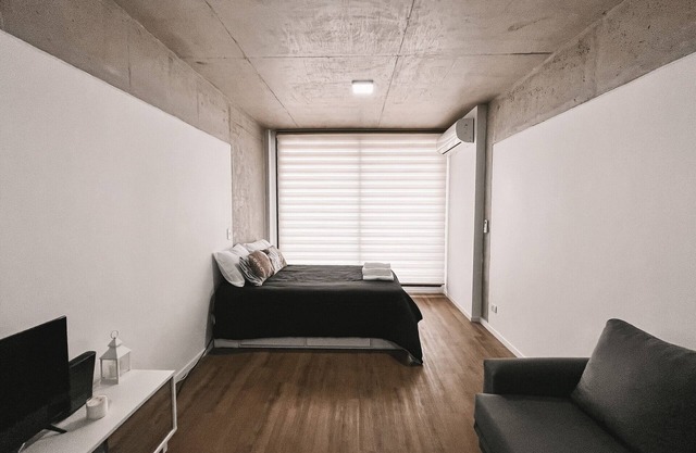 Bright and functional studio apartment in San Telmo