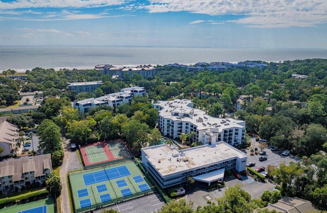 Bright Coastal Retreat Villa Near Coligny & Beach