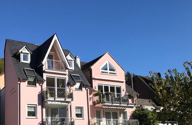 Bright, comfortably furnished vacation apartment with panoramic views