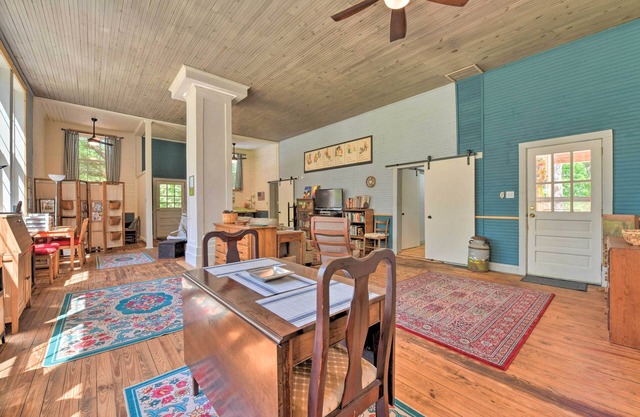 Bright Converted Schoolhouse in Chesterfield!