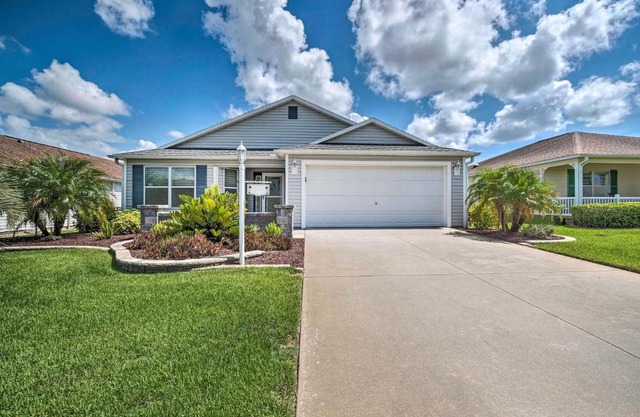 Bright Florida Home Near Tons of Golf Courses