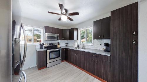 Bright & Spacious Upper Unit with Two Bedrooms in Denver
