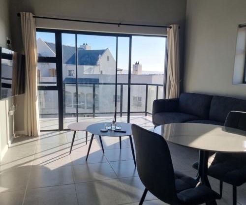 Bright & Stylish Seaside Getaway