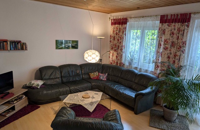 Bright, tasteful apartment, quiet, yet convenient location in Freiburg