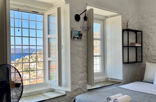Brigitte house. nice studio with beautiful view small courtyard inside