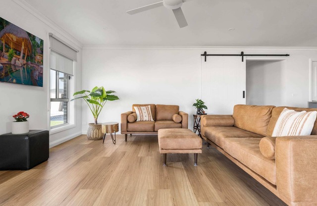 Brilliant Brennan - Modern 4 Bed, 2 Bath Home
