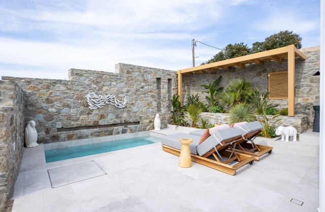 Brilliant Topaz Suite with Private Pool