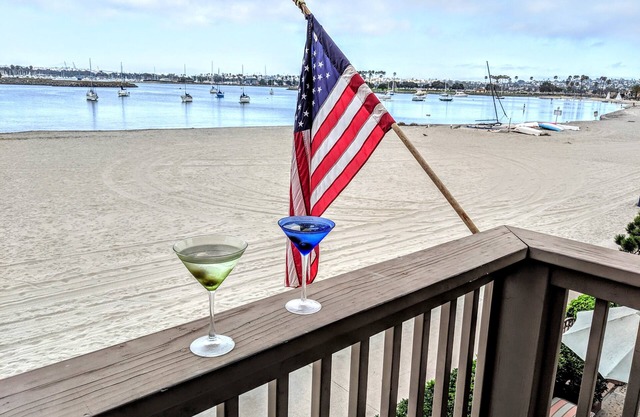 Brilliantly Sun Drenched Beachfront Condo on the Sands of South Mission Bay