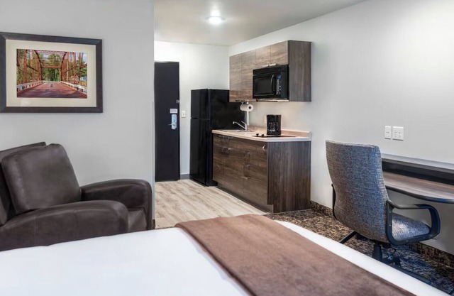 Bring Fido! Pet-Friendly Room w/Kitchen Near Fishing Pier | Pool | Parking