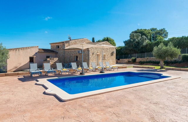 BRIVO Finca for 6 with pool in Sencelles
