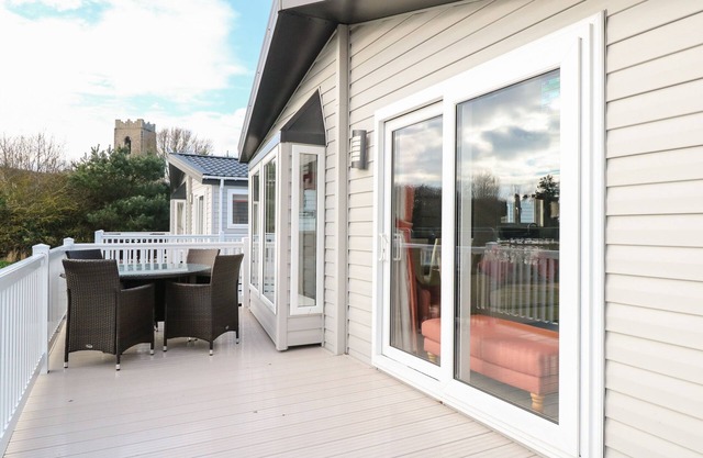 Broadland Sands Lodge