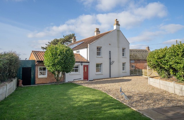 Broads Cottage by East Ruston Cottages