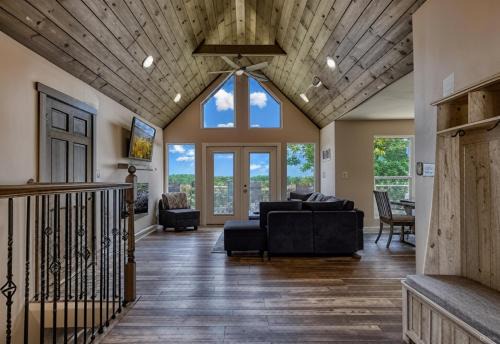 Broadview, River, Golf Course, Games, free Attraction Tickets, WIFI!