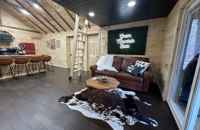 Brook Haven Retreat - Minutes to Mt. Snow/Stratton. Pet Friendly!