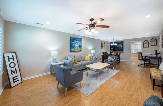 Brownstone Terrace-peaceful townhome-4 beds sleeps7