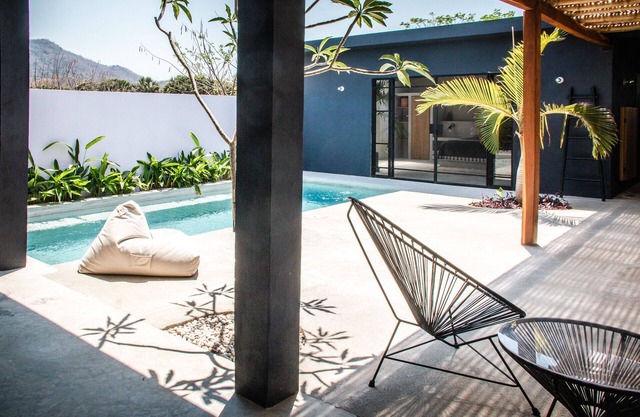 Brutalist Chic Beach Bungalow with Pooln