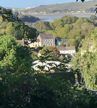 Bryntivy - a cheerful stone cottage close to beach