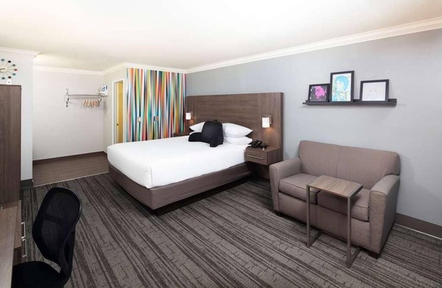 Budget-Friendly Stay in Signature Temecula! Onsite Pool, Near Old Town Temecula