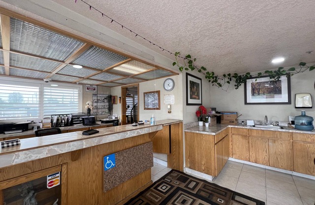 Budget Inn Corcoran Near Tulare CA 43