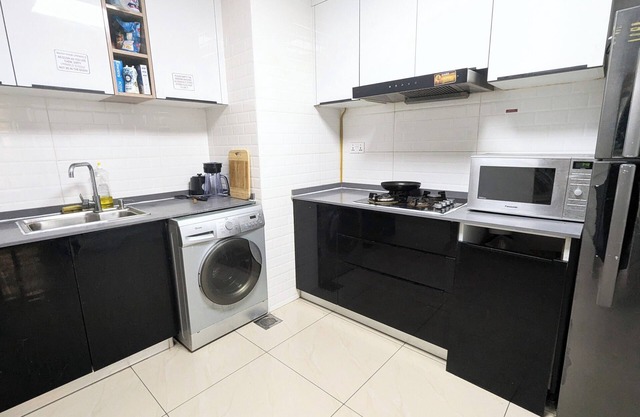 Budget Rooms in marvelous Dubai with WiFi, AC
