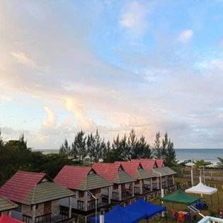 Bungalow le Charme, au bord de la mer