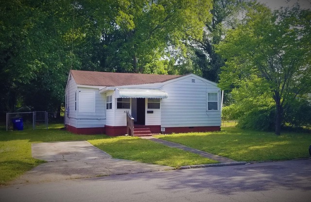 Bungalow w/Bunks close to ODU, Naval Base & Downtown!