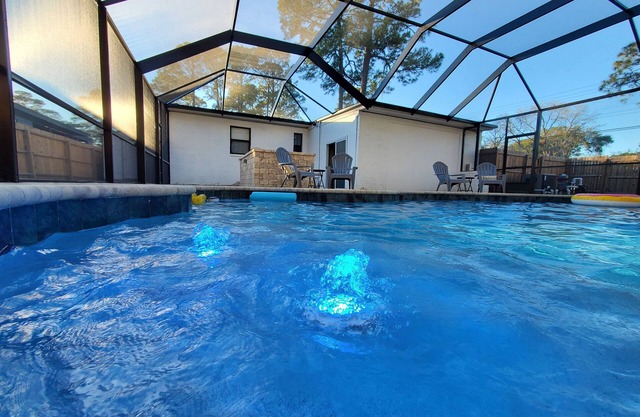 Bungalow with Screened Pool and Optional Pool Heat