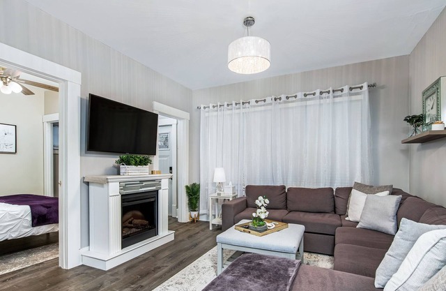 Bungalow53 near John Deere-Mississippi Riverfront