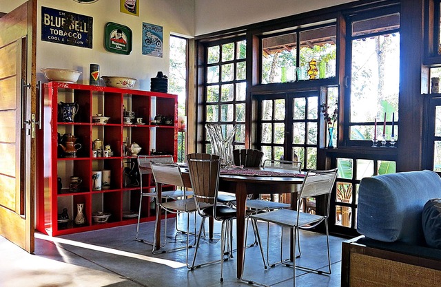 Bus Stop Brasil - A beautiful house in nature