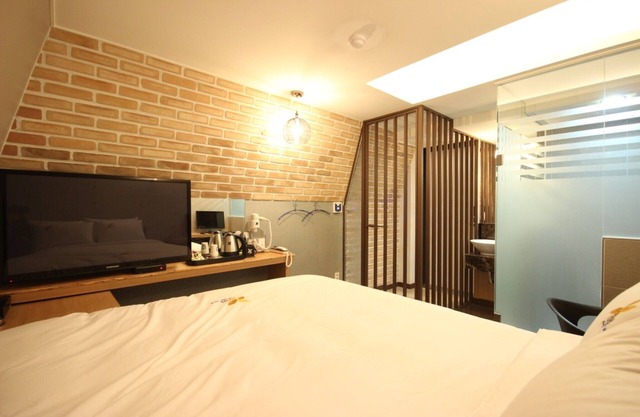 Busan Goejeong Guwol