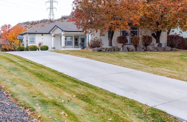 Business & Bronco Bliss in Southeast Boise