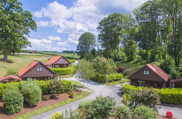 Buzzard Lodge - sleeps 4 | Hot Tub, Dog Friendly | 4* Gold Award