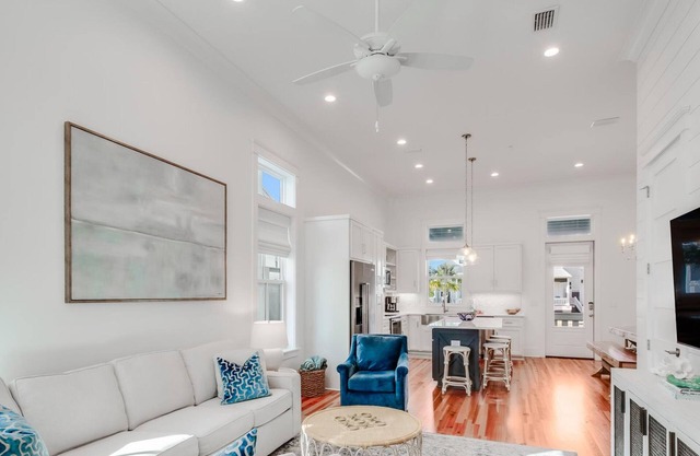 BVR 02 - Coastal Cottage by Liquid Life