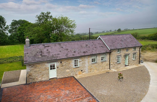 Bwthyn Briallen, Crymych