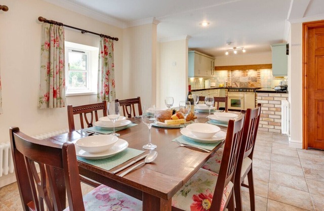 Bwthyn Glyn - Three Bedroom House, Sleeps 6