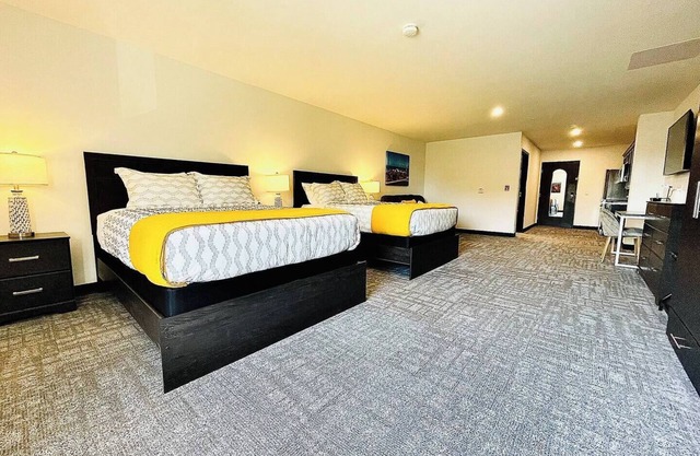 By Cedar Point SportsForce ADA Compliant Sleeps 6