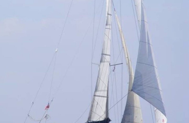 BY SAILING IN THE GREEK ISLANDS