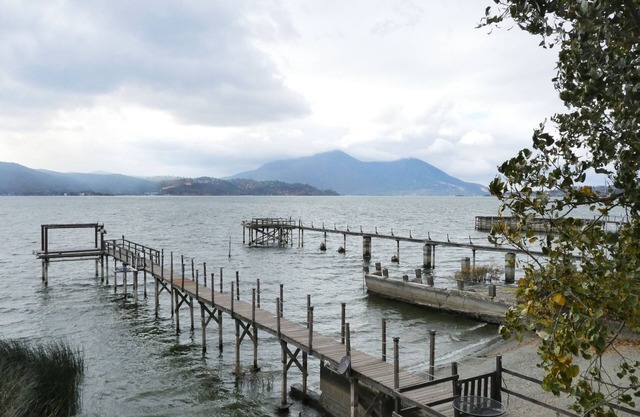 By the Lake apartement