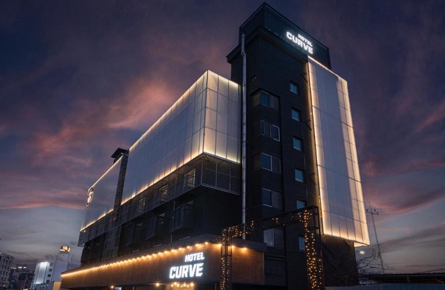 BYTHS CURVE HOTEL JEONGBUK IKUSAN