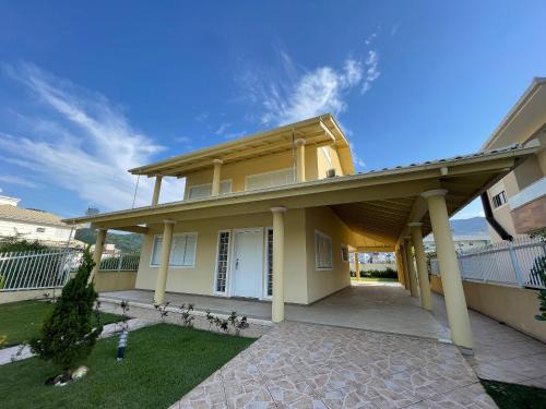 cód 15 - Casa espetacular na principal avenida de Palmas