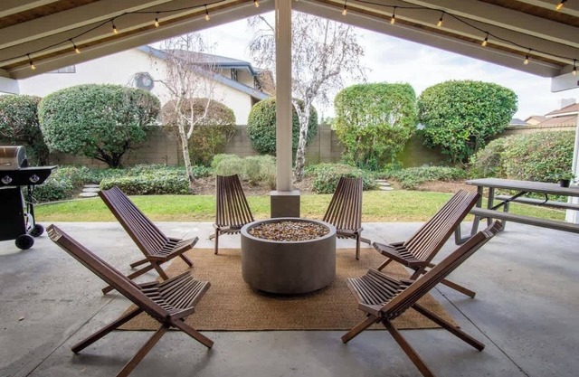 CA2 House SoCal Oasis, Newly Renovated, Game Room