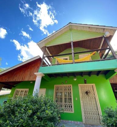 Cabaña del lago Doña Clara