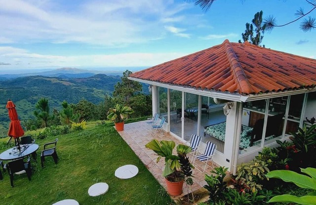 Cabaña JUNIOR con la Mejor vista en altos del Maria