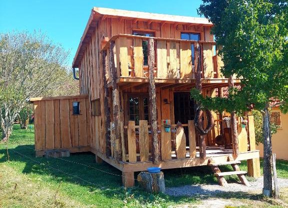 Cabane insolite TOUT CONFORT Chalet Gites Luzy Morvan Bourgogne