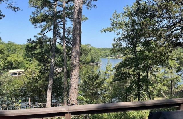Cabin #14 View From the Top, Enjoy the Beauty of the Lake