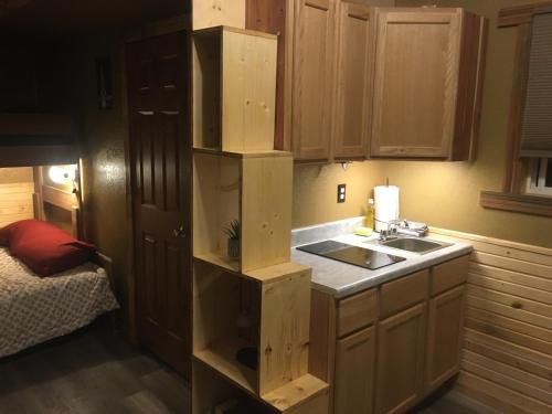 Cabin 2 Brand new Rental car available