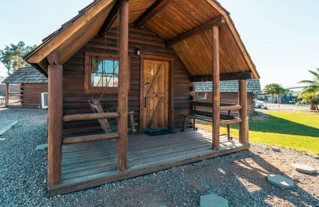 Cabin 4 · Cozy Studio Cabin!