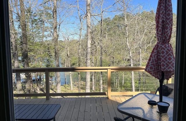 Cabin #4 Italian Flair on the Lake